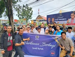 Aksi Sosial Jum’at Berkah, PWI Riau Bagikan 600 Nasi Bungkus Buat Pengendara