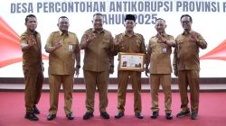 Di Dampingi Bupati Anton Terima Penghargaan, Kades Pasir Luhur Dapat Tiket Umroh Gratis dari Pemprov Riau