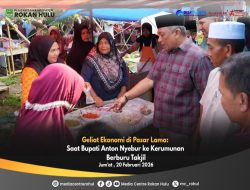 Momen Kepedulian Bupati Anton, Nyebur ke Lapak Pedagang Berburu Takjil di Pasar Lama Pasir Pengaraian