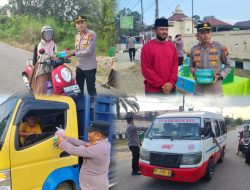 Indahnya Berbagi di Bulan Ramadhan, Polsek Rambah Samo Bagikan Takjil dan Sembako kepada Warga