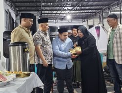 Wujud Penghormatan, PWI Pusat Salurkan Uang Duka ke Keluarga Almarhum Zulmansyah Sekedang