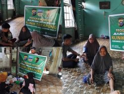 Berikan Layanan Kesehatan Gratis, Polres Rohul Gelar Program JALUR Klinik Terapung di Sungai Batang Lubuh