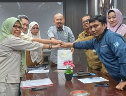 Meski Berjalan Alot, Mediasi Sengketa Informasi Disdik Riau dan Zonny Hundri Akhirnya Capai Kesepakatan