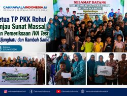 Ketua TP PKK Rohul Tinjau Sunat Massal dan Pemeriksaan IVA Test di Ujungbatu dan Rambah Samo