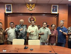 Jadi Narasumber Podcast PWI, Kepala Bakom RI Bahas Urgensi Perlindungan Media dan Regulasi Sosmed